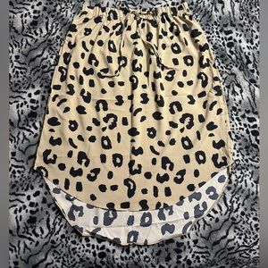 🛍️2/$15 Brand new ladies size medium/large skirt